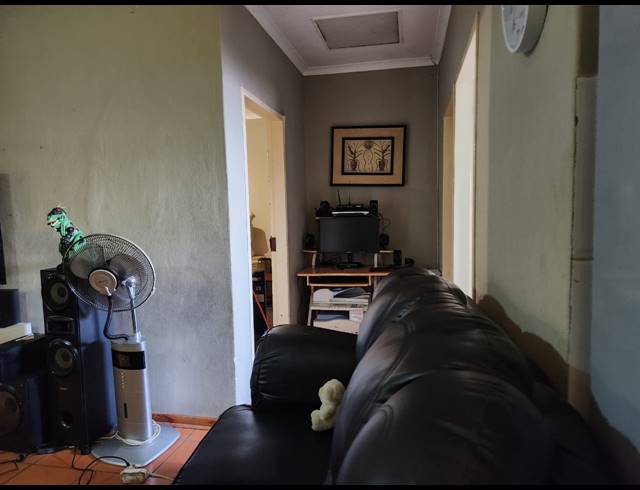 2 BEDROOM APARTMENT FOR SALE IN RUSTENBURG CENTRAL